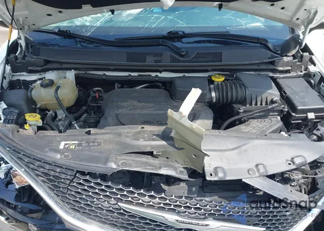 2021 Chrysler Voyager Lxi из США, поврежденный, VIN 2C4RC1DG2MR516870